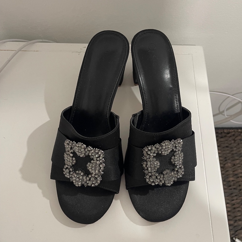 SHOES - Picture 5 of 5
